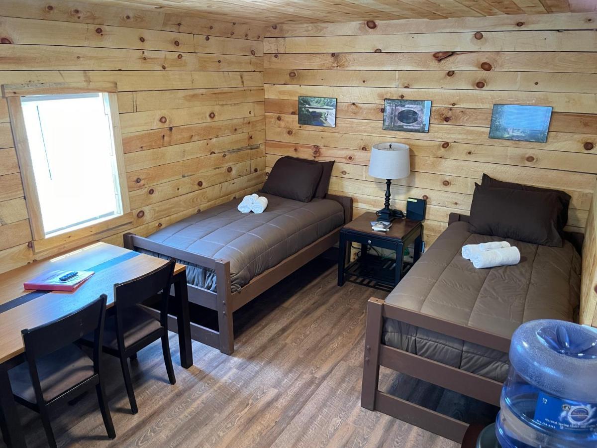 Canal Cabins Paw Paw Exteriör bild